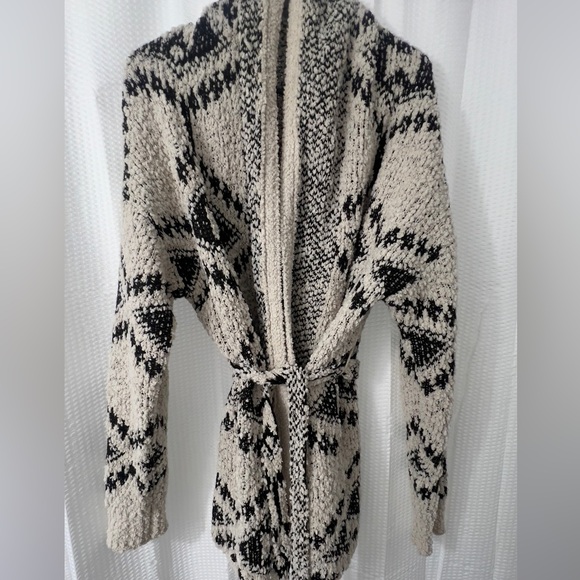 Gorgeous Cardigan Sweater - Picture 2 of 7